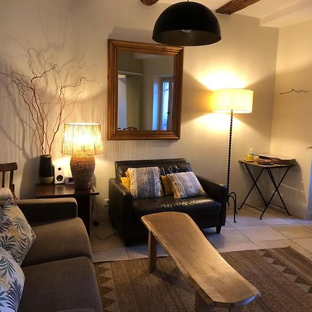 Sous Le Clocher Marseille Exterior photo