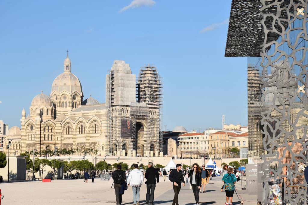 Sous Le Clocher Marseille Exterior photo